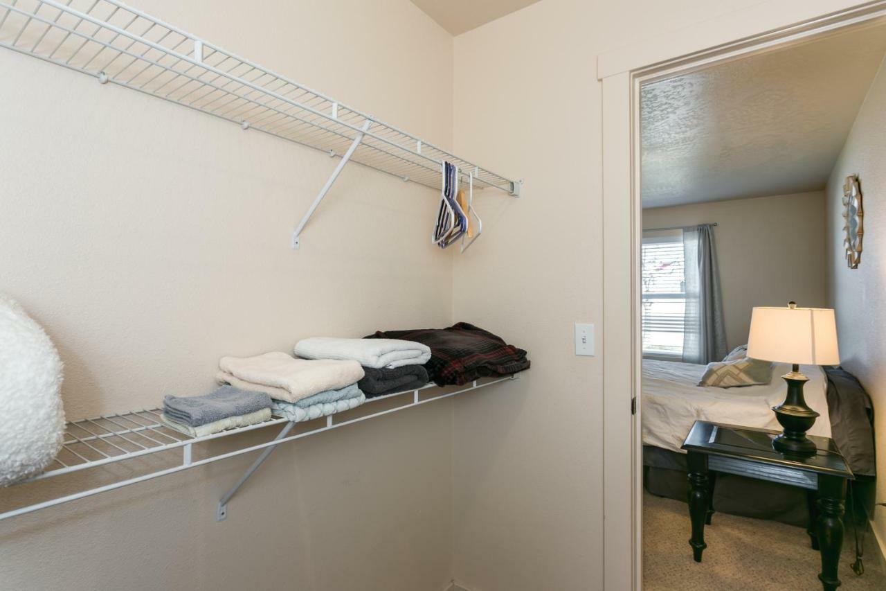 Gray Cloud Townhomes Меридиан Екстериор снимка
