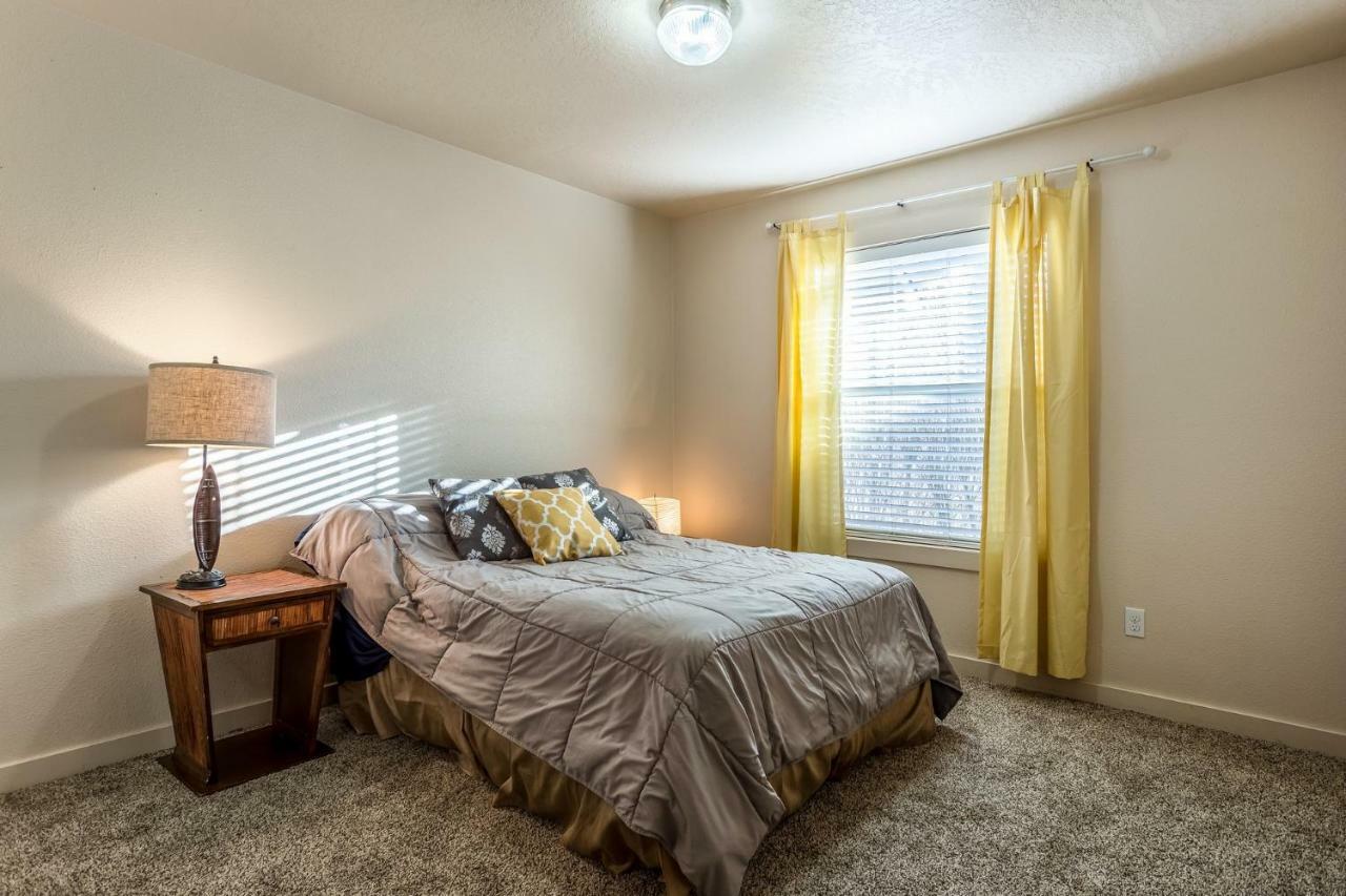 Gray Cloud Townhomes Меридиан Екстериор снимка