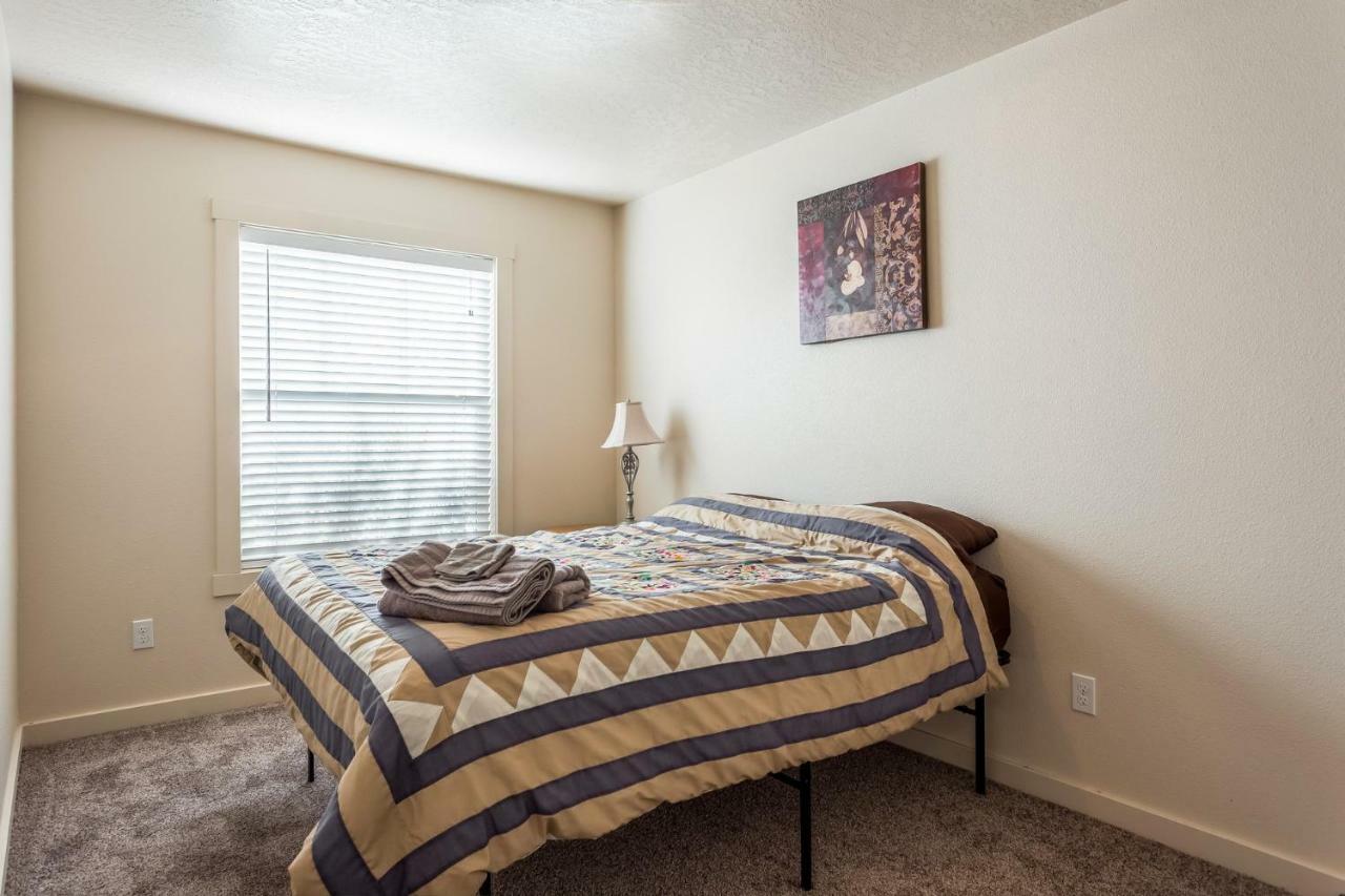 Gray Cloud Townhomes Меридиан Екстериор снимка