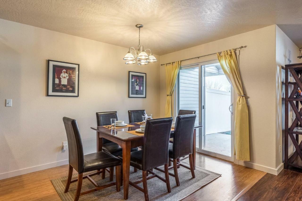 Gray Cloud Townhomes Меридиан Екстериор снимка